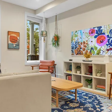 Central Dc 5-Br Townhome - Walk To Metro-Rail